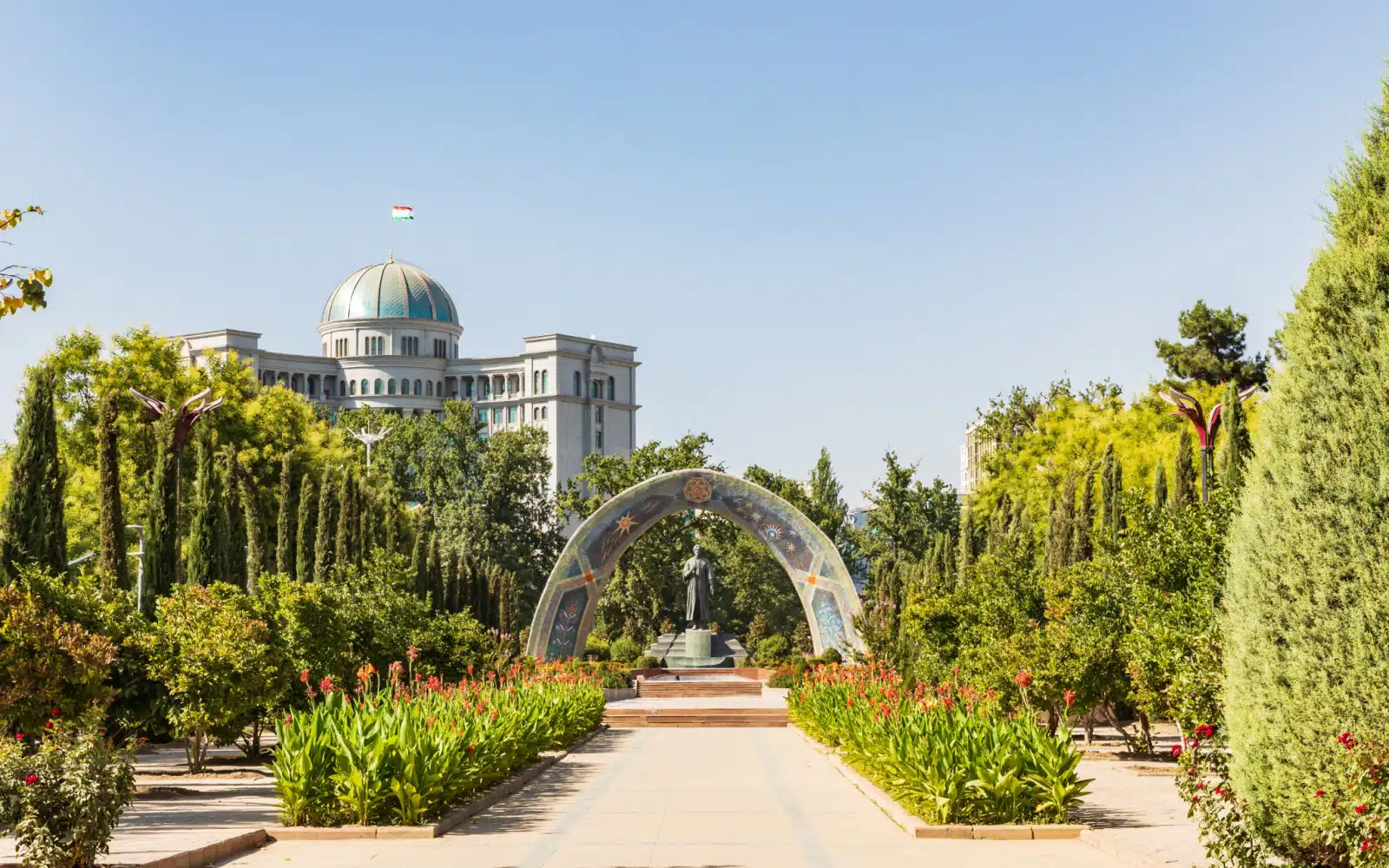 Monument du poète Muḥammad Rūdakī